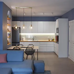 Vibrant شقة